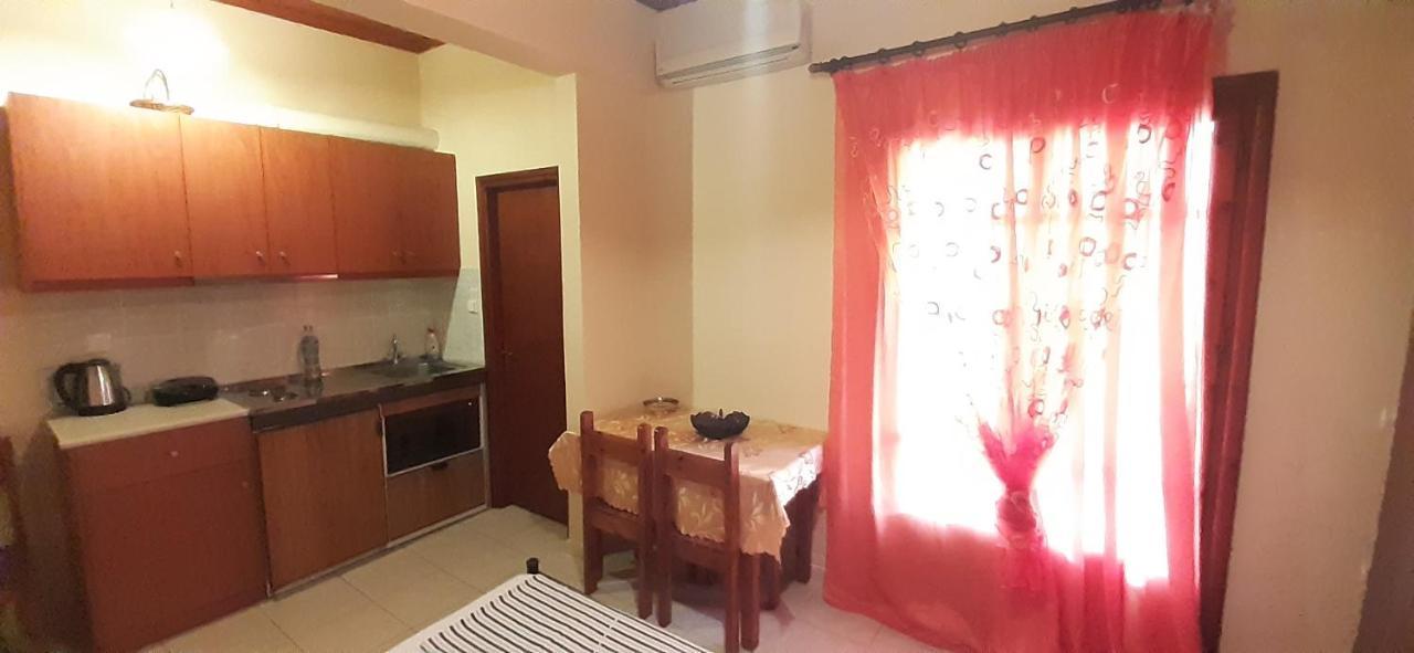 Toulatos Pantelis Apartment Poulata Exterior photo