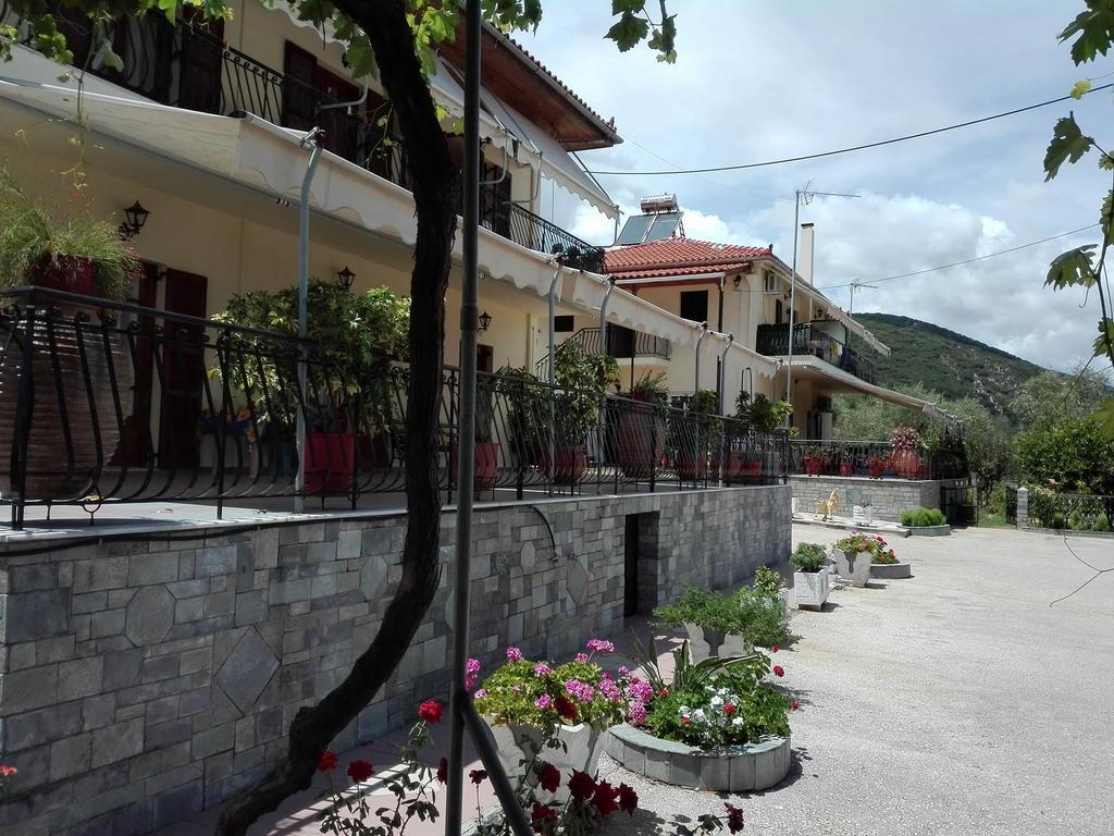 Toulatos Pantelis Apartment Poulata Exterior photo