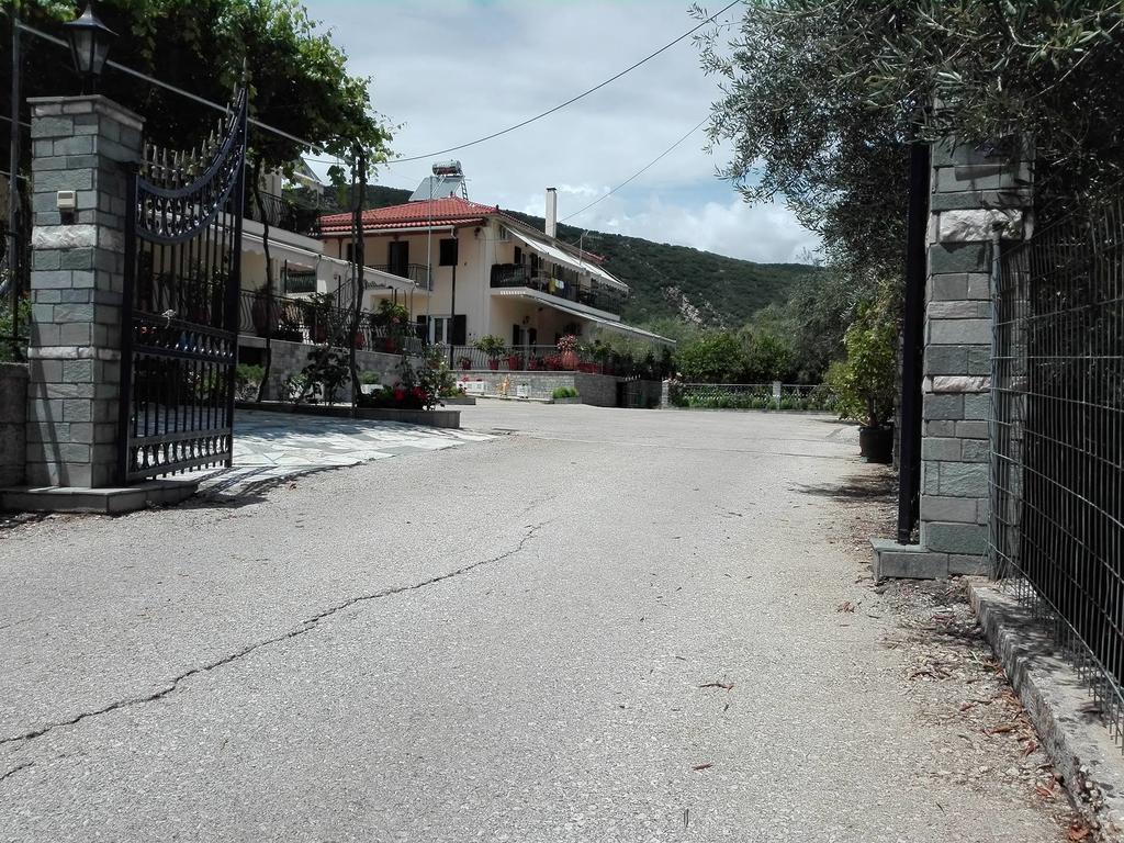 Toulatos Pantelis Apartment Poulata Exterior photo